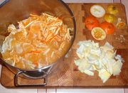 Appelsiinimarmeladin aineksia